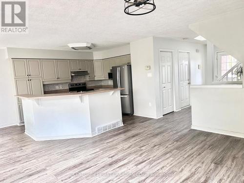 21 Axford Parkway, St. Thomas, ON - Indoor Photo Showing Kitchen