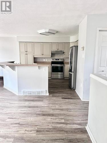 21 Axford Parkway, St. Thomas, ON - Indoor Photo Showing Kitchen