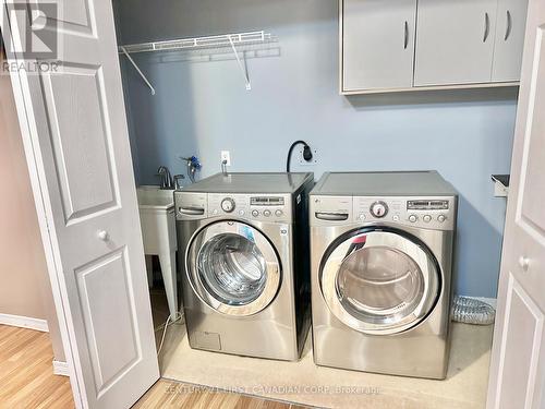 21 Axford Parkway, St. Thomas, ON - Indoor Photo Showing Laundry Room