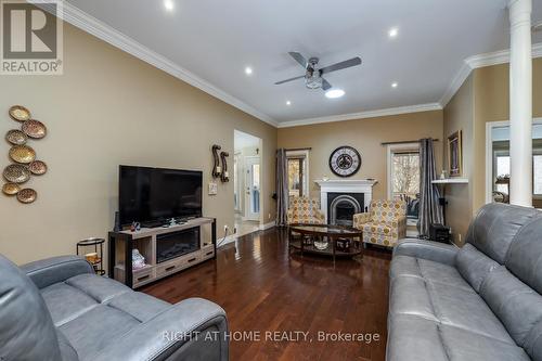 22 Lavender Place, Belleville, ON - Indoor Photo Showing Living Room