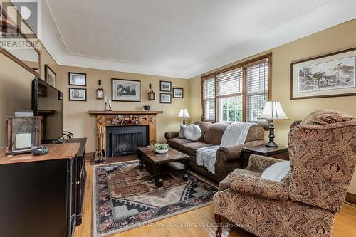 1 Wilmar Court, Hamilton, ON - Indoor Photo Showing Living Room With Fireplace