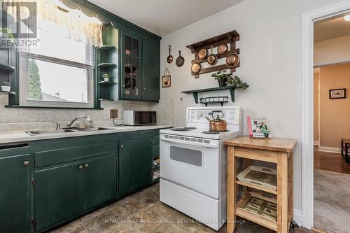 1 Wilmar Court, Hamilton, ON - Indoor Photo Showing Kitchen With Double Sink