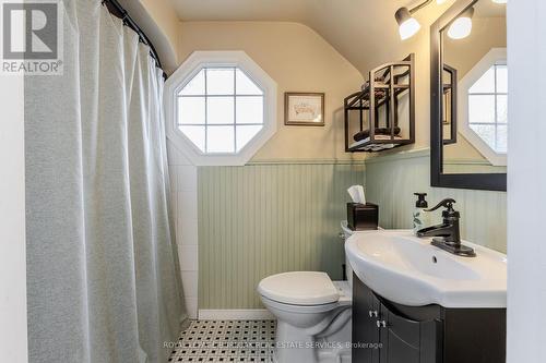 1 Wilmar Court, Hamilton, ON - Indoor Photo Showing Bathroom