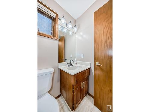 7008 157 Av Nw, Edmonton, AB - Indoor Photo Showing Bathroom