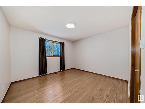 7008 157 Av Nw, Edmonton, AB - Indoor Photo Showing Other Room