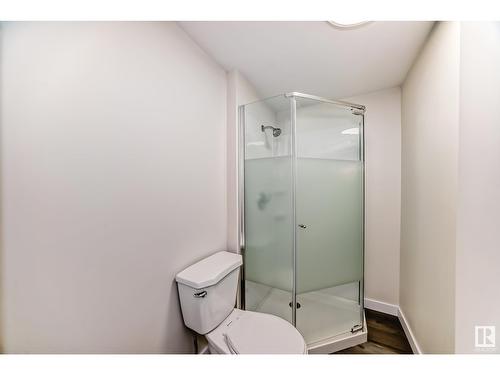 7008 157 Av Nw, Edmonton, AB - Indoor Photo Showing Bathroom