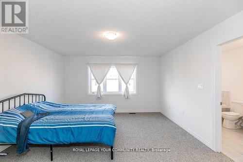 2203 Grainger Loop, Innisfil, ON - Indoor Photo Showing Bedroom