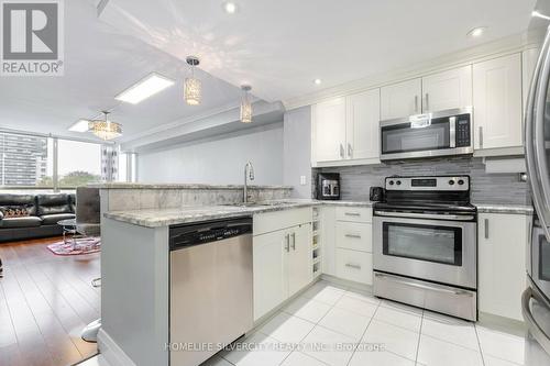 403 - 75 King Street E, Mississauga, ON - Indoor Photo Showing Kitchen