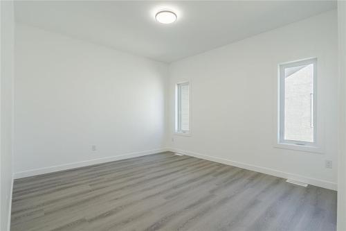 41 Falcon Drive, New Bothwell, MB - Indoor Photo Showing Other Room