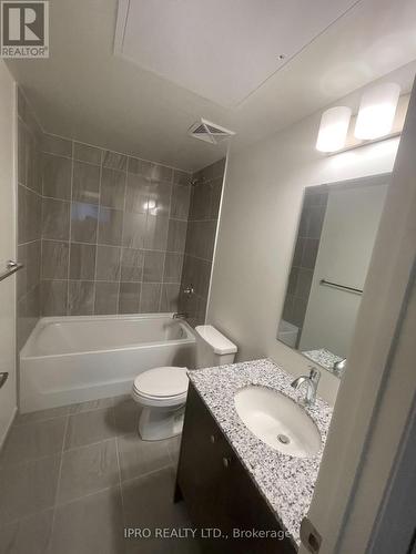 216 - 1415 Dundas Street, Oakville, ON - Indoor Photo Showing Bathroom