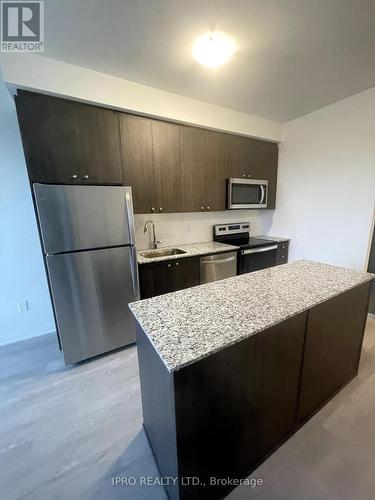 216 - 1415 Dundas Street E, Oakville, ON - Indoor Photo Showing Kitchen