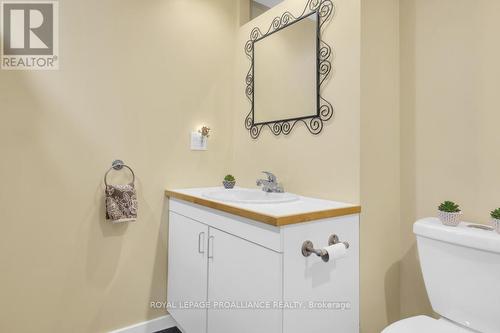 30 Cedar Street, Belleville, ON - Indoor Photo Showing Bathroom