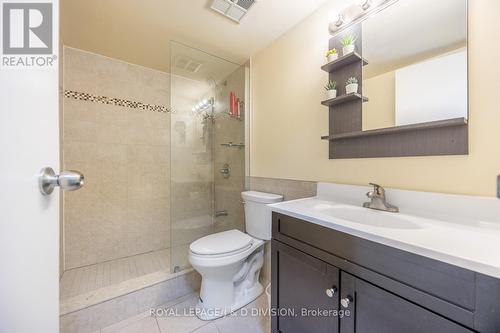 1001 - 25 Grenville Street, Toronto, ON - Indoor Photo Showing Bathroom