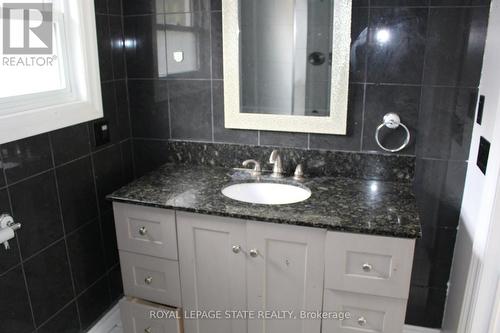 304 Nelson Street, Brantford, ON - Indoor Photo Showing Bathroom