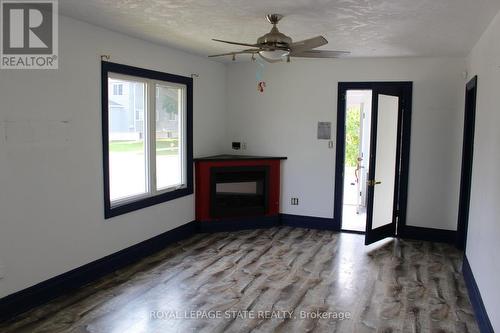 304 Nelson Street, Brantford, ON - Indoor With Fireplace