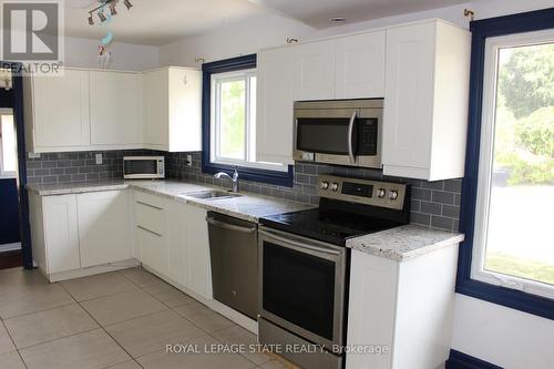 304 Nelson Street, Brantford, ON - Indoor Photo Showing Kitchen