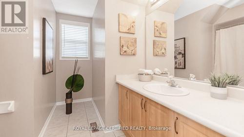 74 Earl Grey Crescent, Brampton, ON - Indoor Photo Showing Bathroom