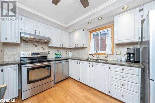 726 Greycedar Crescent, Mississauga, ON - Indoor Photo Showing Kitchen With Double Sink