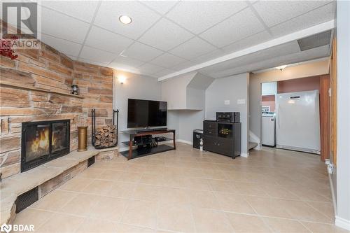 726 Greycedar Crescent, Mississauga, ON - Indoor Photo Showing Living Room With Fireplace