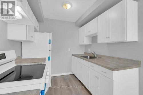 3A - 25 Prince Of Wales Drive, Belleville, ON - Indoor Photo Showing Kitchen