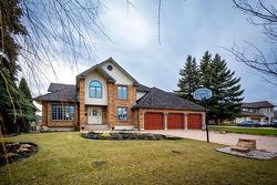 118 Queen's Park Crescent  Winnipeg, MB R3P 1Z8