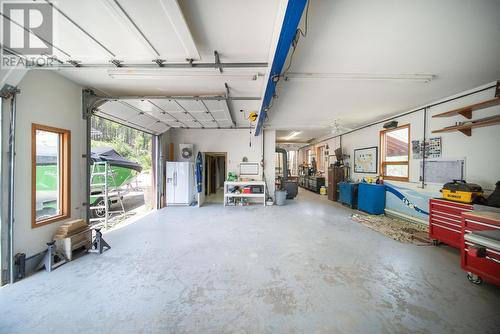 9881 Estates Road, Cranbrook, BC - Indoor Photo Showing Other Room