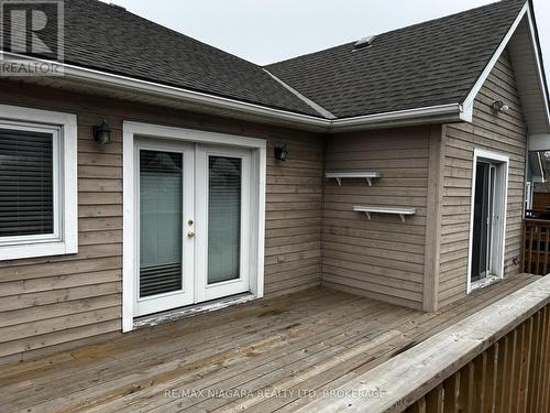 1056 Beach Boulevard, Hamilton (Hamilton Beach), ON - Outdoor With Exterior