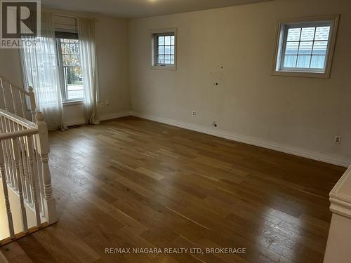 1056 Beach Boulevard, Hamilton (Hamilton Beach), ON - Indoor Photo Showing Other Room