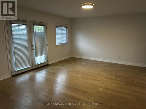 1056 Beach Boulevard, Hamilton (Hamilton Beach), ON - Indoor Photo Showing Other Room