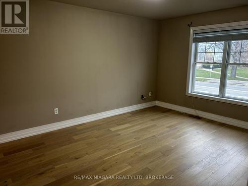 1056 Beach Boulevard, Hamilton (Hamilton Beach), ON - Indoor Photo Showing Other Room