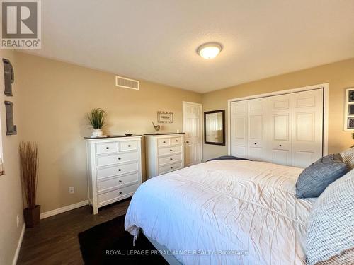 118 Raglan Street, Brighton, ON - Indoor Photo Showing Bedroom