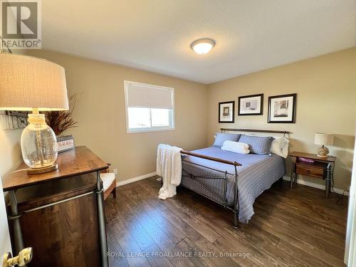 118 Raglan Street, Brighton, ON - Indoor Photo Showing Bedroom