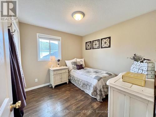 118 Raglan Street, Brighton, ON - Indoor Photo Showing Bedroom