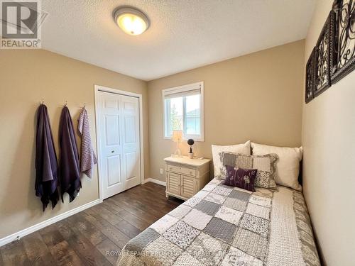 118 Raglan Street, Brighton, ON - Indoor Photo Showing Bedroom