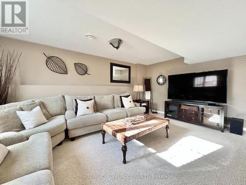 118 Raglan Street, Brighton, ON - Indoor Photo Showing Living Room