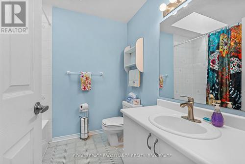 290 Vanguard Court, Kingston (East Gardiners Rd), ON - Indoor Photo Showing Bathroom