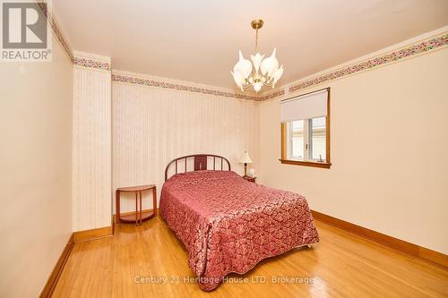 80.5 Pine Street S, Thorold (557 - Thorold Downtown), ON - Indoor Photo Showing Bedroom