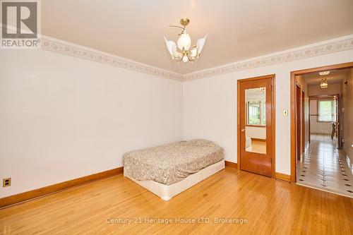 80.5 Pine Street S, Thorold (557 - Thorold Downtown), ON - Indoor Photo Showing Bedroom