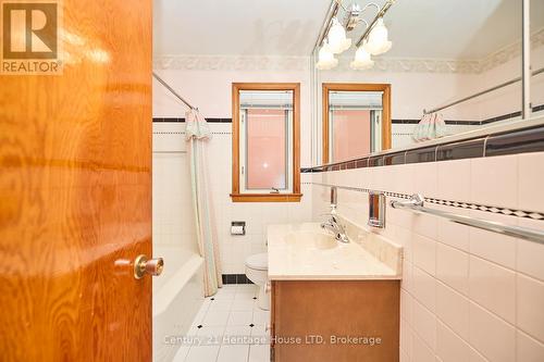 80.5 Pine Street S, Thorold (557 - Thorold Downtown), ON - Indoor Photo Showing Bathroom