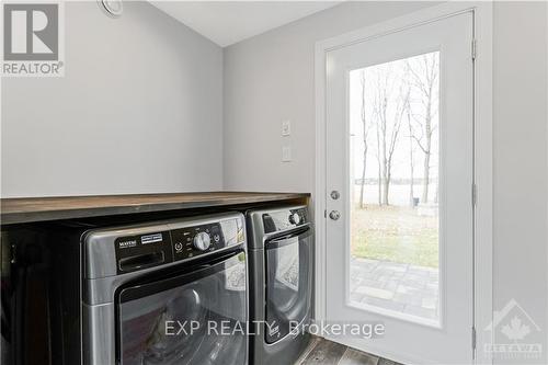 41 Seguinbourg Street, Prescott And Russell, ON - Indoor Photo Showing Laundry Room