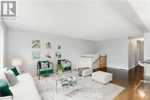 41 Seguinbourg Street, Prescott And Russell, ON - Indoor Photo Showing Living Room