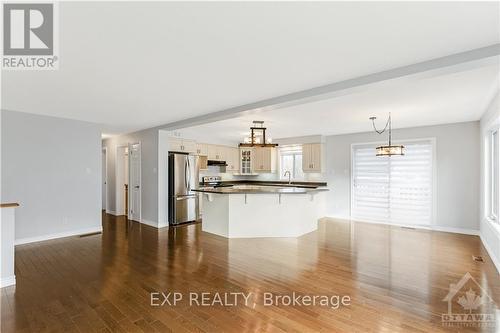 41 Seguinbourg Street, Prescott And Russell, ON - Indoor Photo Showing Kitchen