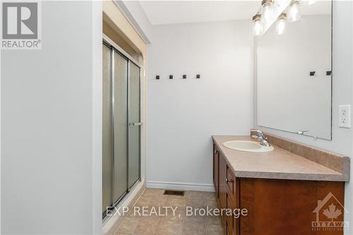 41 Seguinbourg Street, Prescott And Russell, ON - Indoor Photo Showing Bathroom