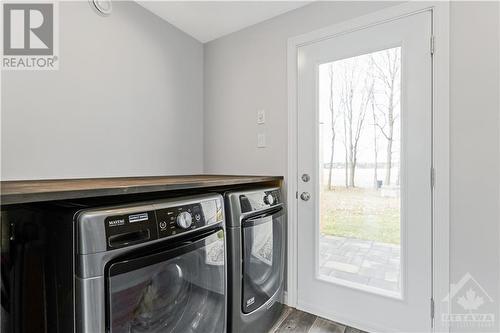 41 Seguinbourg Street, The Nation (605 - The Nation Municipality), ON - Indoor Photo Showing Laundry Room