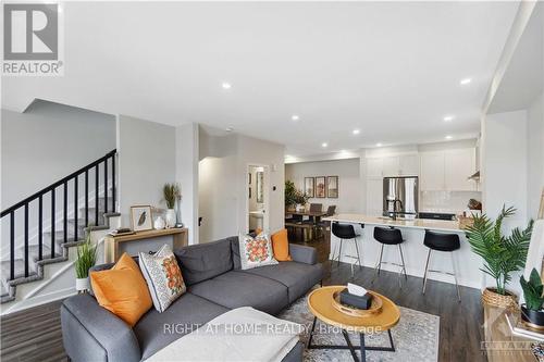 1028 Apolune Street, Ottawa, ON - Indoor Photo Showing Living Room