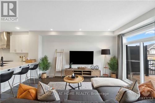 1028 Apolune Street, Ottawa, ON - Indoor Photo Showing Living Room