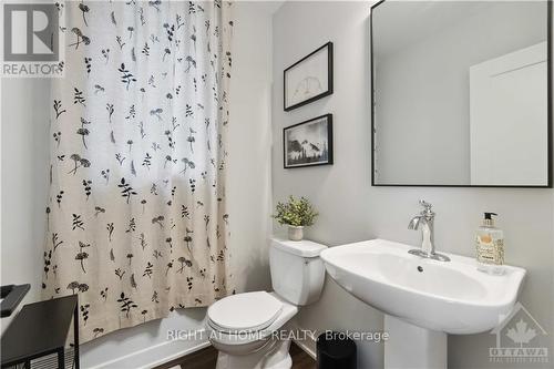 1028 Apolune Street, Ottawa, ON - Indoor Photo Showing Bathroom