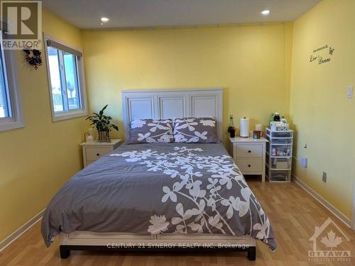 3133 Quail Drive, Ottawa, ON - Indoor Photo Showing Bedroom