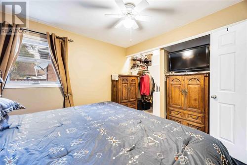 399 Mitton Street South, Sarnia, ON - Indoor Photo Showing Bedroom