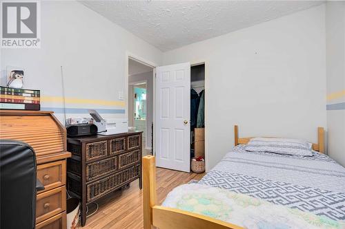 399 Mitton Street South, Sarnia, ON - Indoor Photo Showing Bedroom